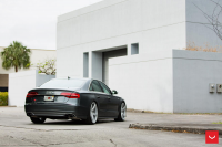 ���� ������� Vossen: Audi S8 �� ������ Vossen CV3R