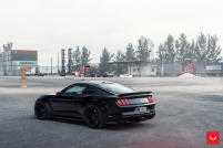 ���� ������� Vossen: Ford Mustang �� ������ Vossen VFS-5
