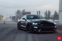���� ������� Vossen: Ford Mustang �� ������ Vossen VFS-5