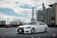 ���� ������� Vossen: Lexus LS �� ������ Vossen CG-201