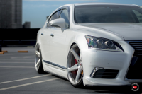 ���� ������� Vossen: Lexus LS �� ������ Vossen CG-201