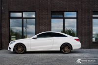 ���� ������� Vossen: Mercedes E-Class �� ������ Vossen VFS-2