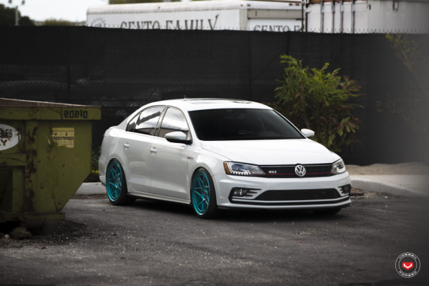 VW Jetta   Vossen LC-109T