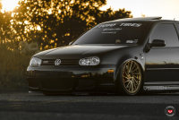 ���� ������� Vossen: VW Golf �� ������ Vossen VPS-305T