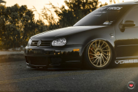   Vossen: VW Golf   Vossen VPS-305T